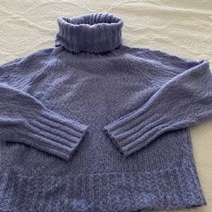 Gorgeous JCrew cozy turtleneck sweater. Size Medium